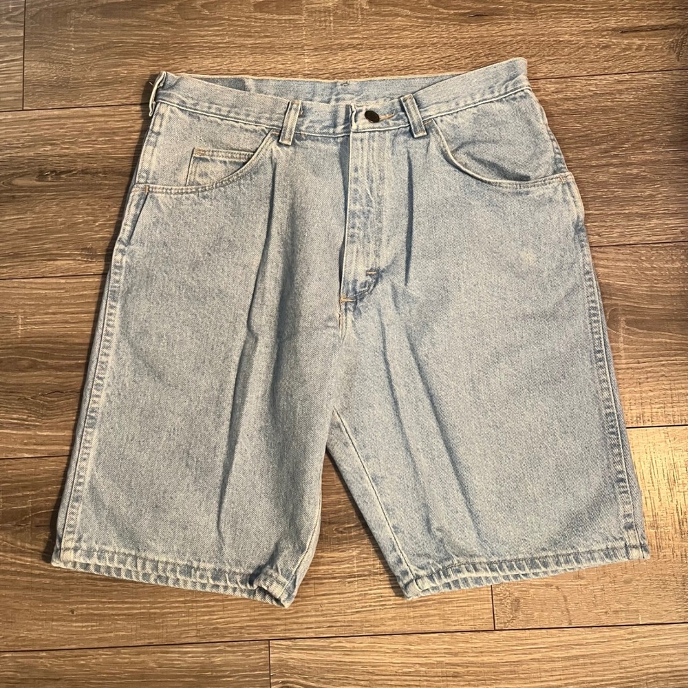 Wrangler Mens Light Wash Denim Shorts 66611LD Size 33 High Rise Cotton Classic